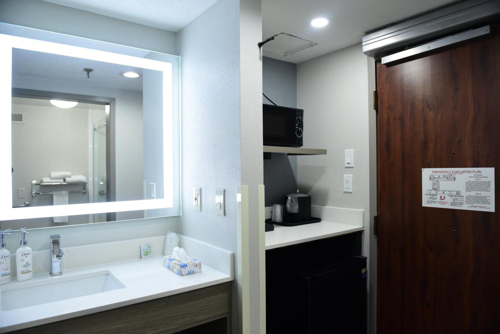 Keene Elm City Hotel, Ascend Hotel Collection Экстерьер фото