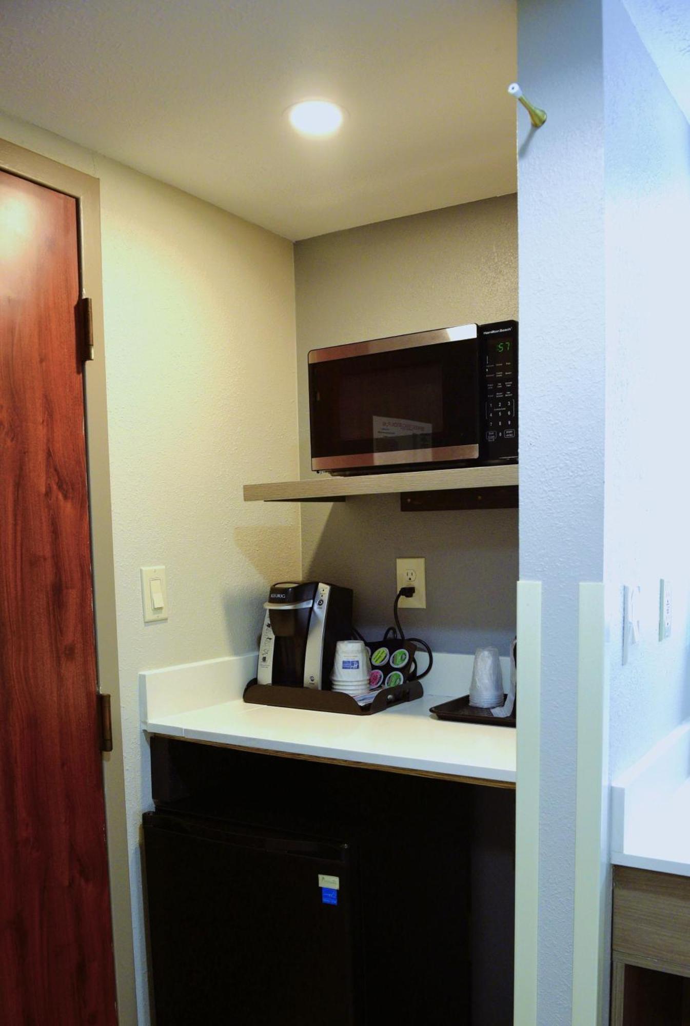 Keene Elm City Hotel, Ascend Hotel Collection Экстерьер фото