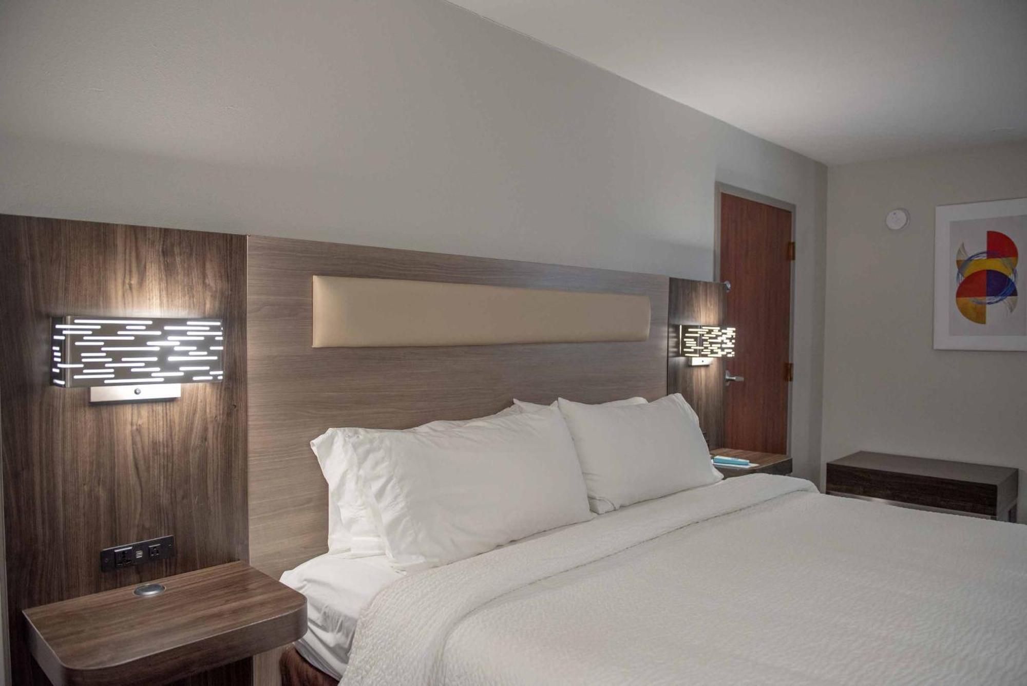 Keene Elm City Hotel, Ascend Hotel Collection Экстерьер фото