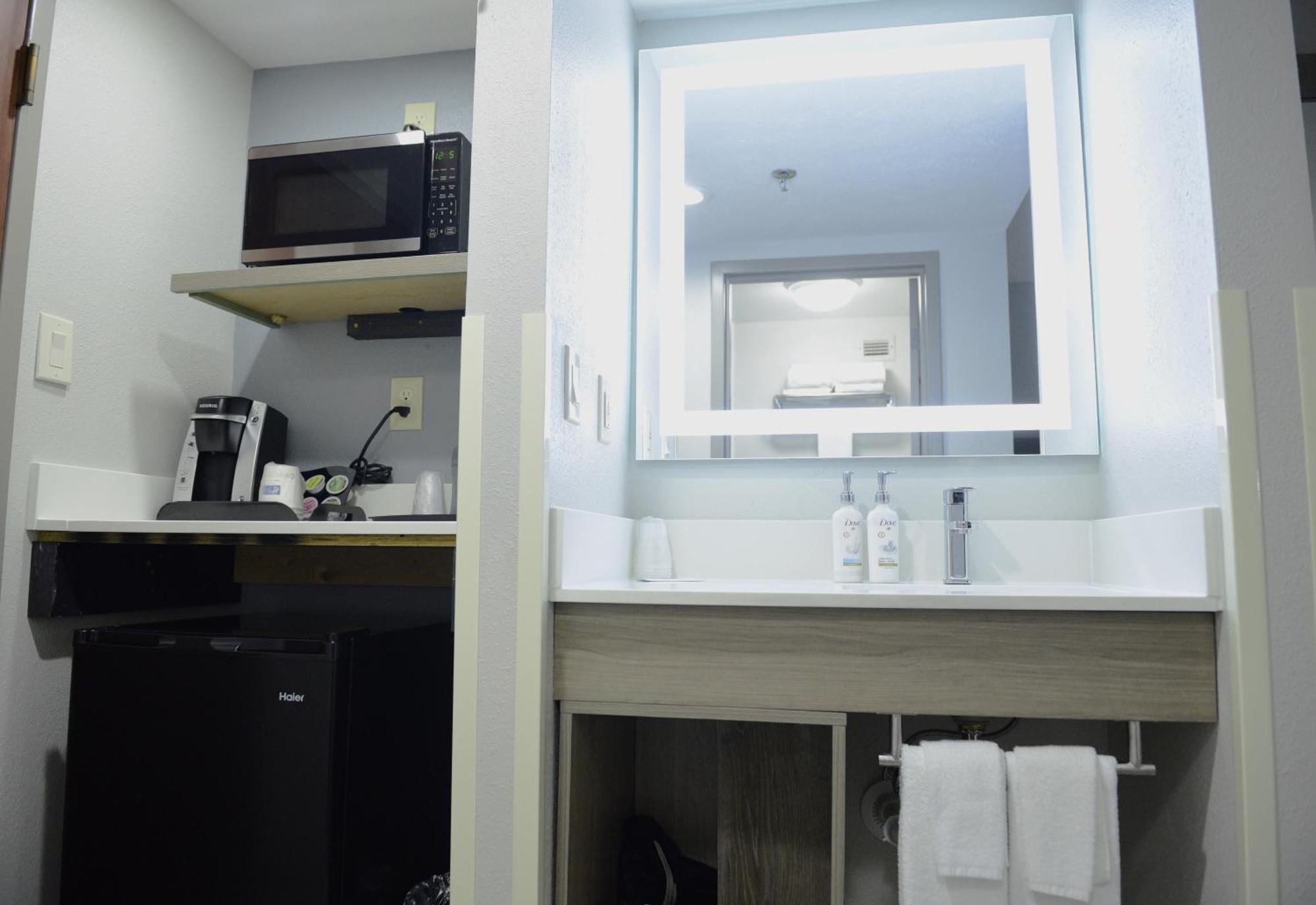 Keene Elm City Hotel, Ascend Hotel Collection Экстерьер фото