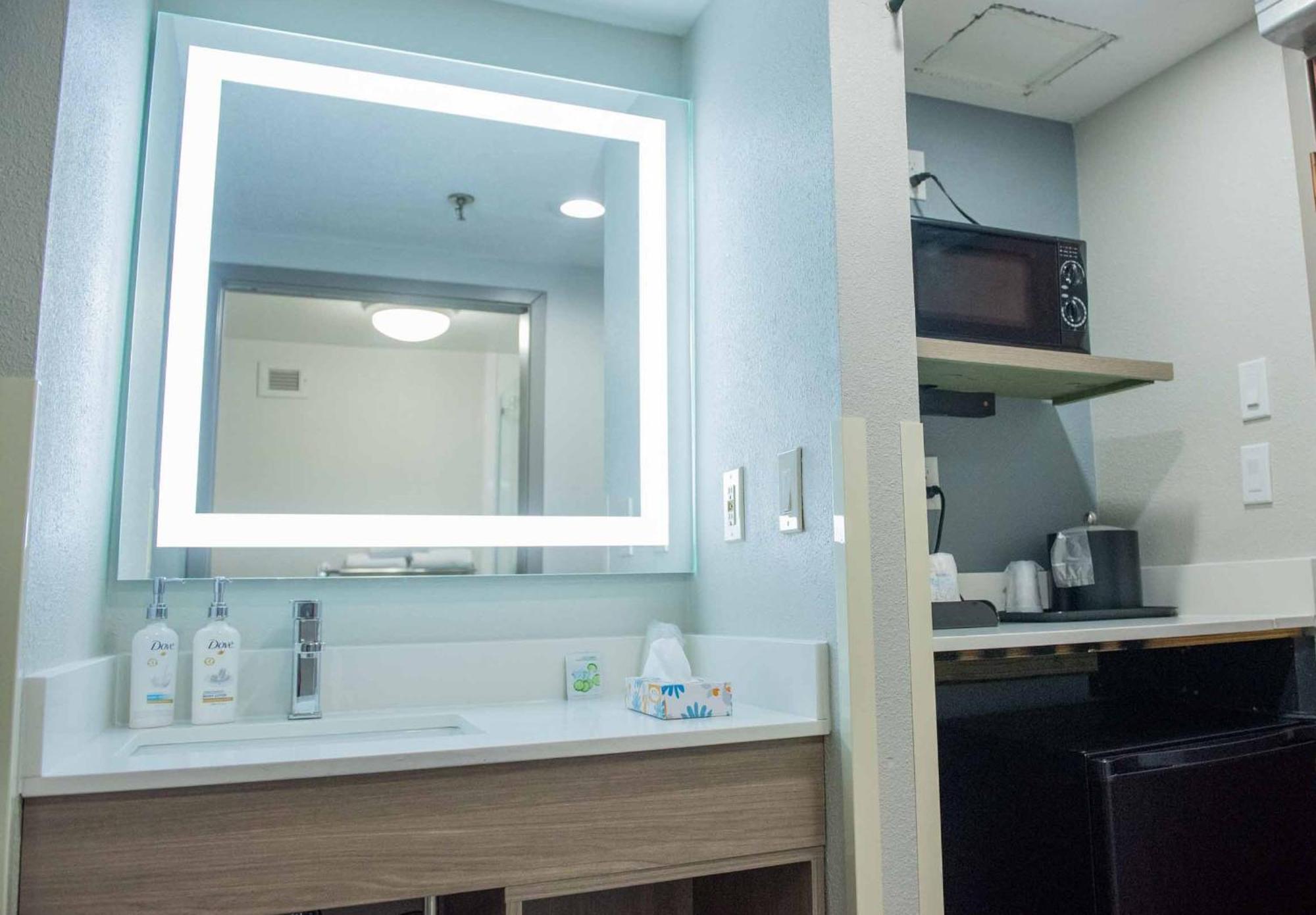Keene Elm City Hotel, Ascend Hotel Collection Экстерьер фото