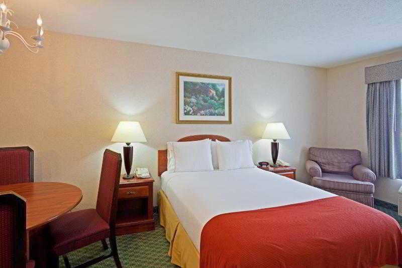 Keene Elm City Hotel, Ascend Hotel Collection Экстерьер фото