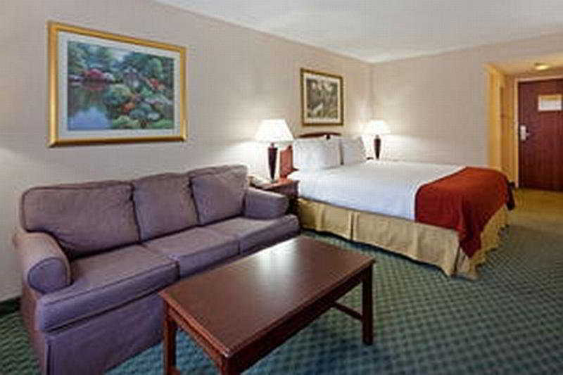 Keene Elm City Hotel, Ascend Hotel Collection Номер фото